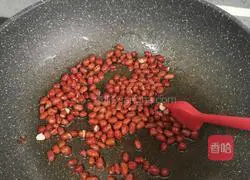 Illustration of how to make three fresh chicken soup noodles 6