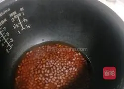 Illustration of how to make purple sweet potato and red date porridge 6