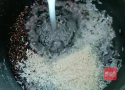 Illustration of how to make rice, black rice and sweet potato porridge 4