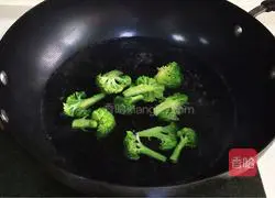 Illustration of how to make shrimp and vegetable rice ball bento 6