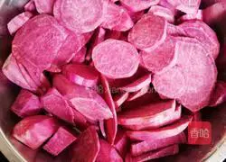 Soft, glutinous and sweet purple sweet potato cake recipe illustration 4