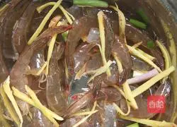 Illustration of how to make shrimp, crab and seafood porridge 2