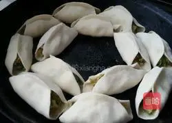 Illustration of how to make pot stickers 6
