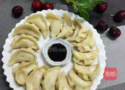 Illustration of how to make crispy pot stickers 10