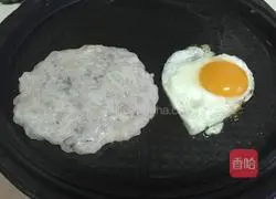 Illustration of how to make shrimp burger 5