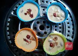 Illustration of how to make hot noodle corn cake 10