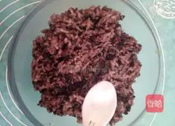 Illustration of how to make Taiwanese rice balls 5