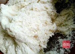 Illustration of how to make romantic rose flower rolls 7