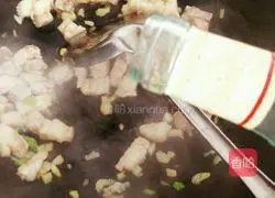 Illustration of braised rice with mushrooms and pork belly 9