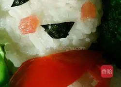 Illustration of how to make snowman rice balls 7