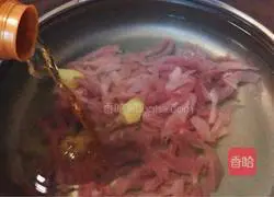 Illustration of Preserved Egg and Lean Pork Porridge 2