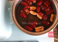 Illustration of how to make blood-tonifying porridge 3