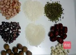 Illustration of how to make longan, lotus seed and eight-treasure porridge 1