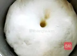 Illustration of how to make milk-flavored flower rolls 6