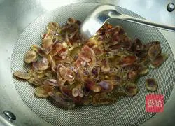 Illustration of how to make sausage braised rice 6