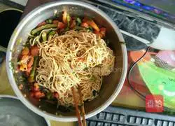 Illustration of how to make delicious cold noodles 6