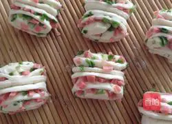 Illustration of how to make onion-flavored ham rolls 17