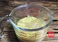 Illustration of how to make cabbage and lotus root porridge 1