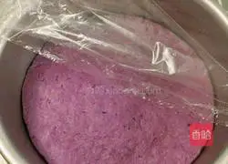 Illustration of how to make purple sweet potato cake 5