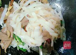 Illustration of how to make fried pork liver rice noodles 8