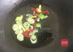 1 Recipe for braised noodles with shredded chicken and beans 5