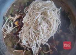 Illustration of braised noodles 8