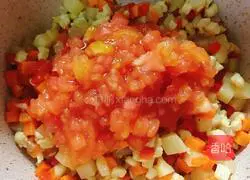 Tomato, Chicken and Cheese Stir-fried Rice Recipe Illustration 10