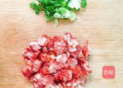 Illustration of three-color braised rice with sausage 4