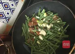 Illustration of how to make braised beans and noodles 5
