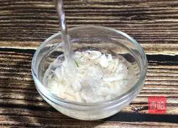 Illustration of how to make carrot and millet porridge 6