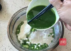 Illustration of how to make green rose rolls 3