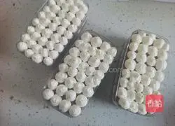 Strawberry Cocoa Box Cake Recipe Illustration 16