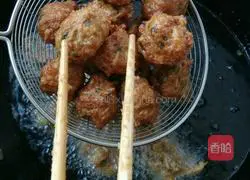 Illustration of how to make meatballs and potato rice bowl 13