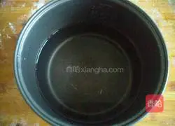 Illustration of how to make millet, red dates and white fungus porridge 2