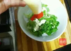 Potato Chips, Burger Steak, Garden Salad Illustration of how to do it 7