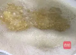 Illustration of how to make fungus and cauliflower porridge 3