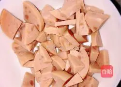 Illustration of how to make tomato and ham rice noodles (simple version) 3