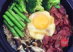 Illustration of how to make claypot rice 6