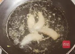 Illustration of how to make cold noodles with shredded chicken 1