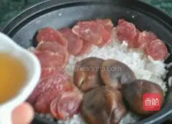 pIllustration of how to make claypot rice 7