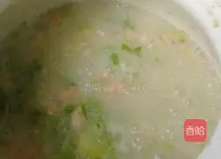 Illustration of how to make salmon and seafood porridge 4