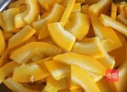 Illustration of how to make pumpkin hair cake 3