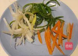 Illustration of how to make rice noodles with ginger sauce 4