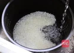 Illustration of how to make broccoli and sesame rice balls 3