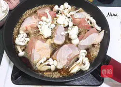 Illustration of how to make dark beer chicken leg risotto 3