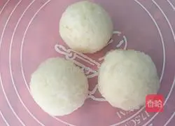 Illustration of how to make fried rice balls 3