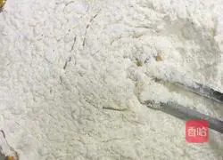 Illustration of how to make pumpkin hair cake 4