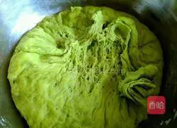 Illustration of how to make green rose rolls 8