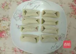 Illustration of how to make celery and meat pot stickers 8