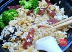 pIllustration of how to make claypot rice 10